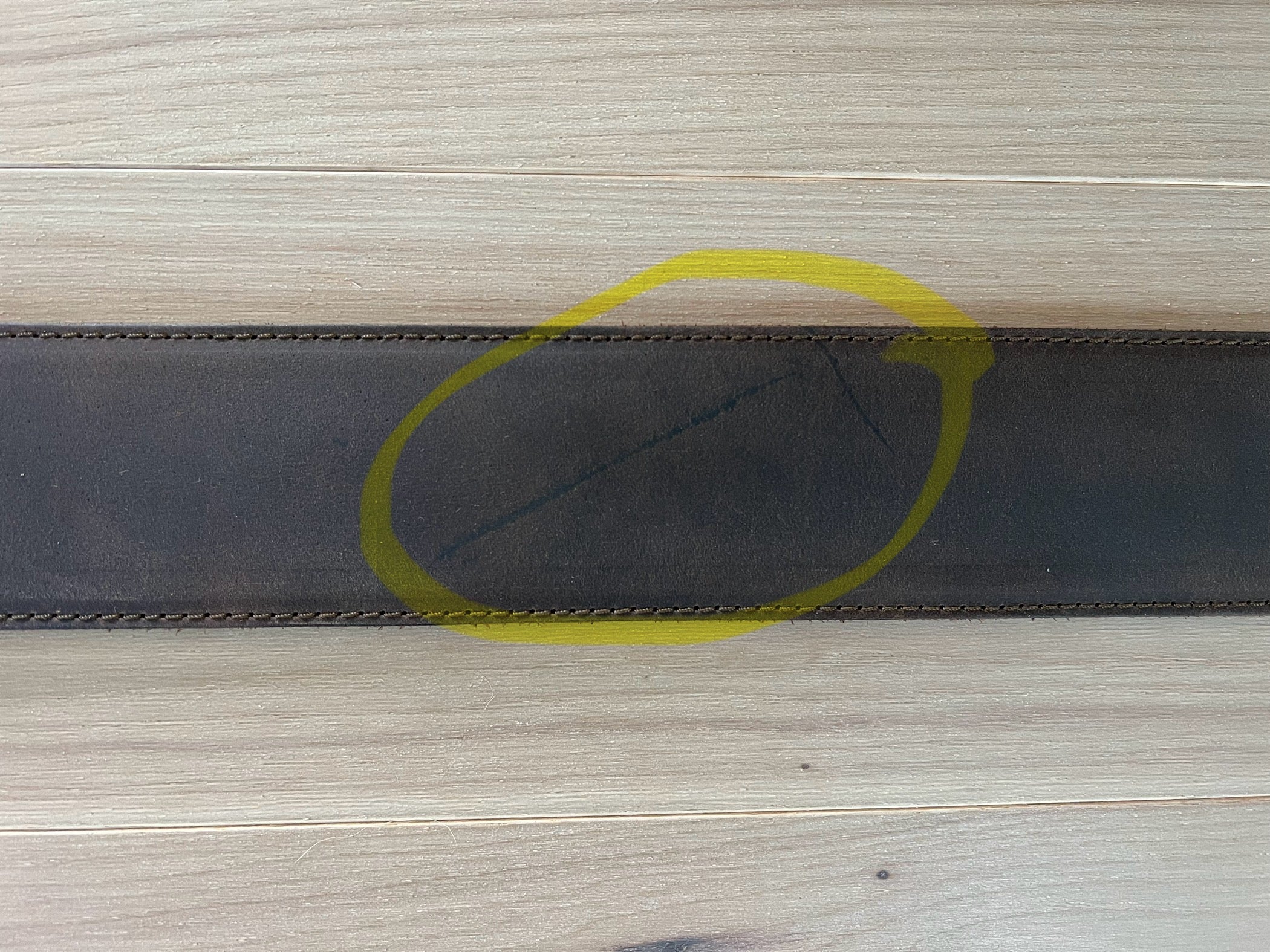 B-STOCK - The Reticent - Whiskey Brown 2" Leather Guitar Strap (1)