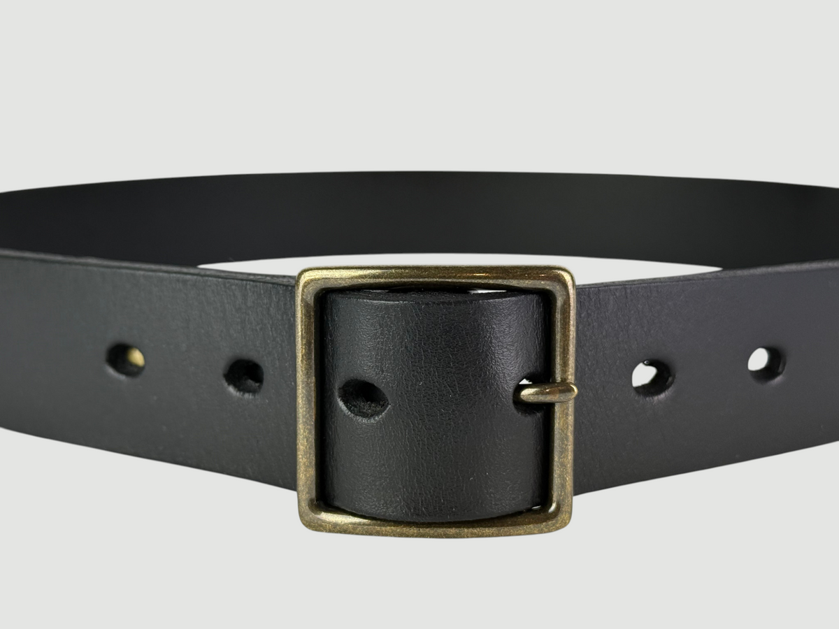 "Folio" Leather Belt - 1 1/4" Wide, Raven Black, No Stitching, Center Bar Buckle, Antique Brass
