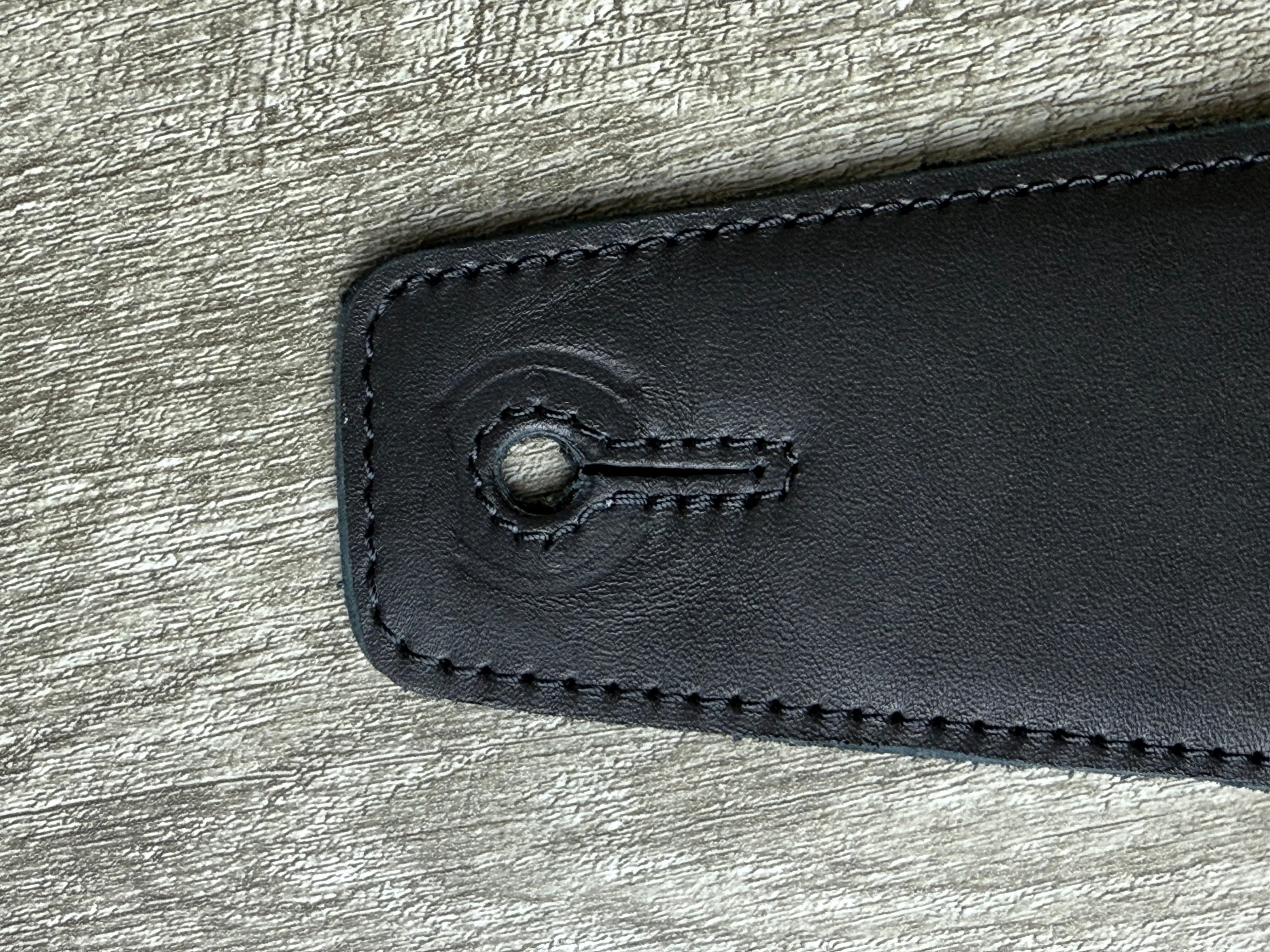 B-STOCK - Straight Up - Carbon Black 3" Leather Guitar Strap