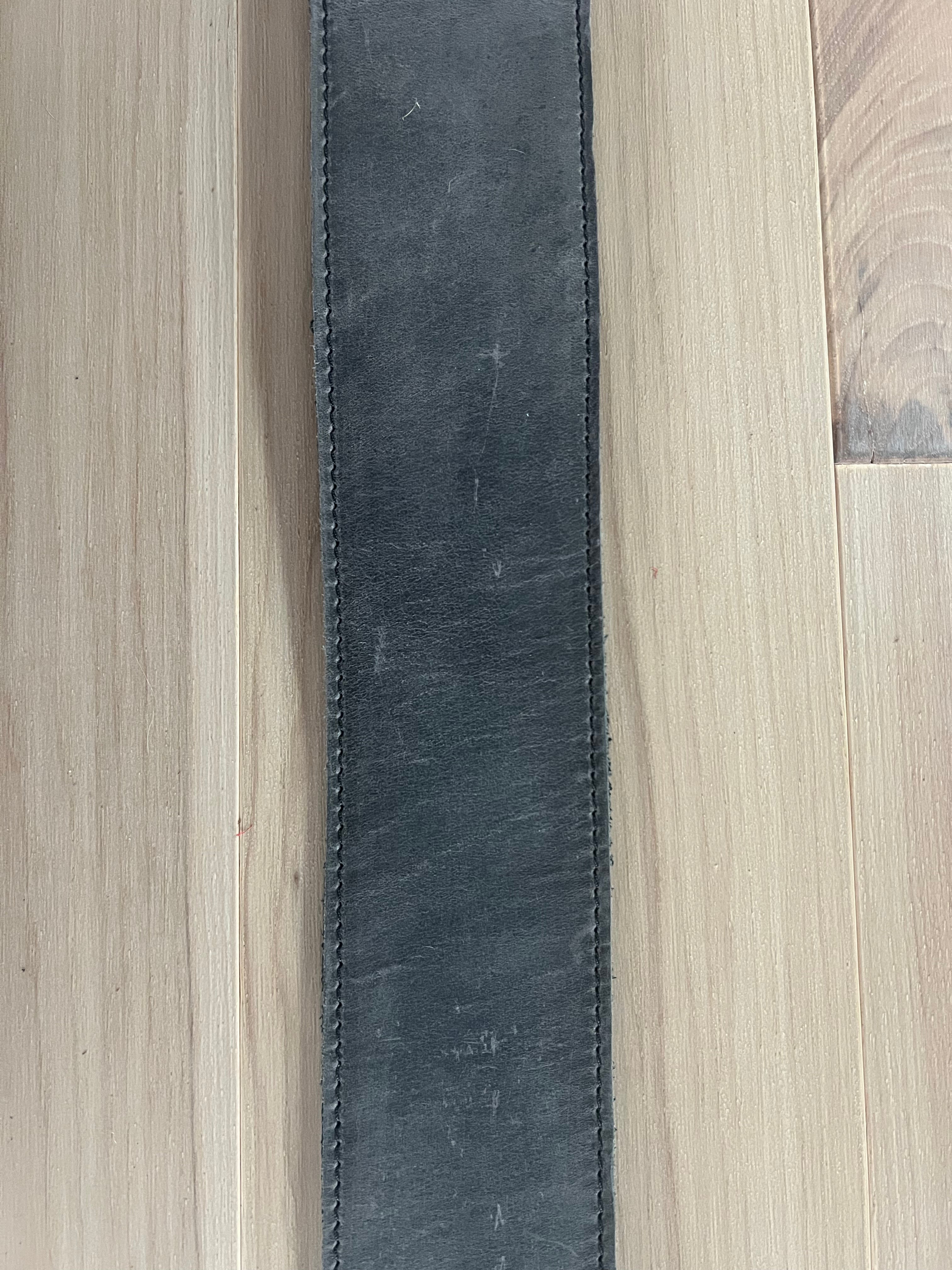 B-STOCK - The Reticent - Aged Steel 2" Leather Guitar Strap (1)