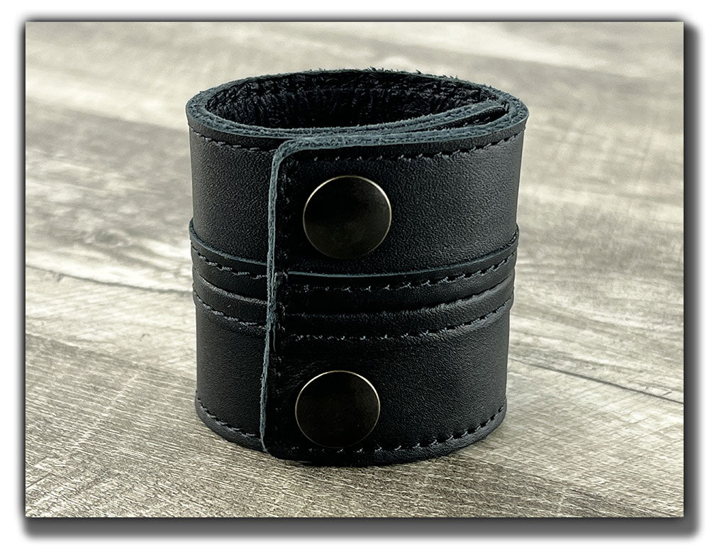 Straight Up - Carbon Black Leather Cuff