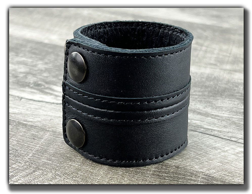 Straight Up - Carbon Black Leather Cuff