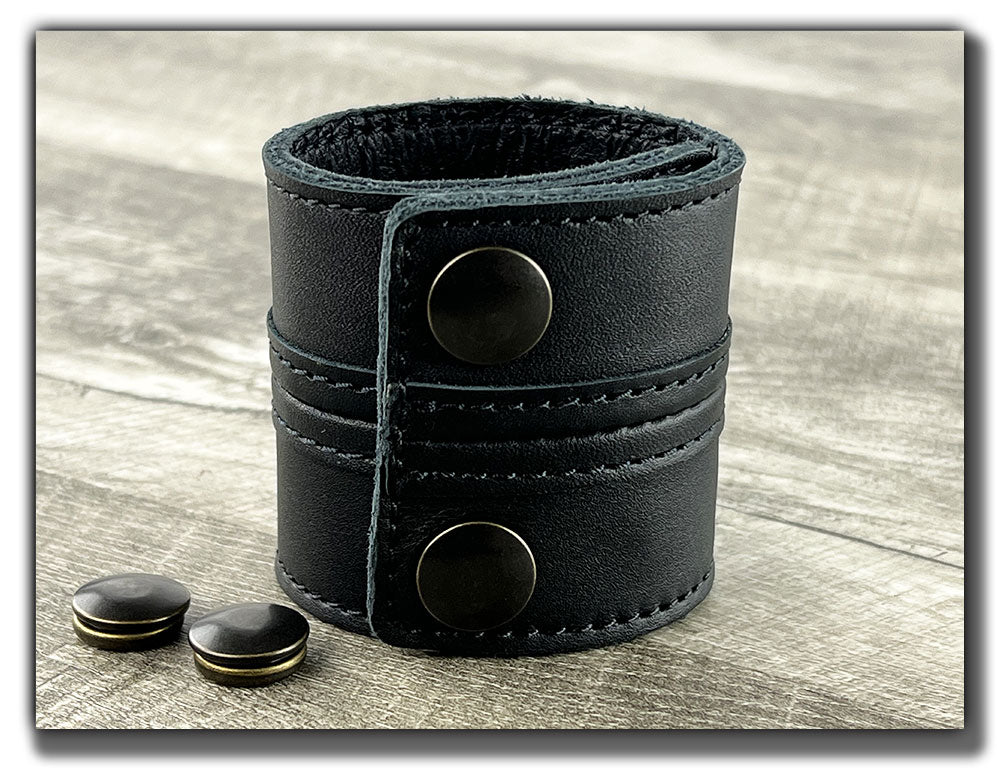 Straight Up - Carbon Black Leather Cuff