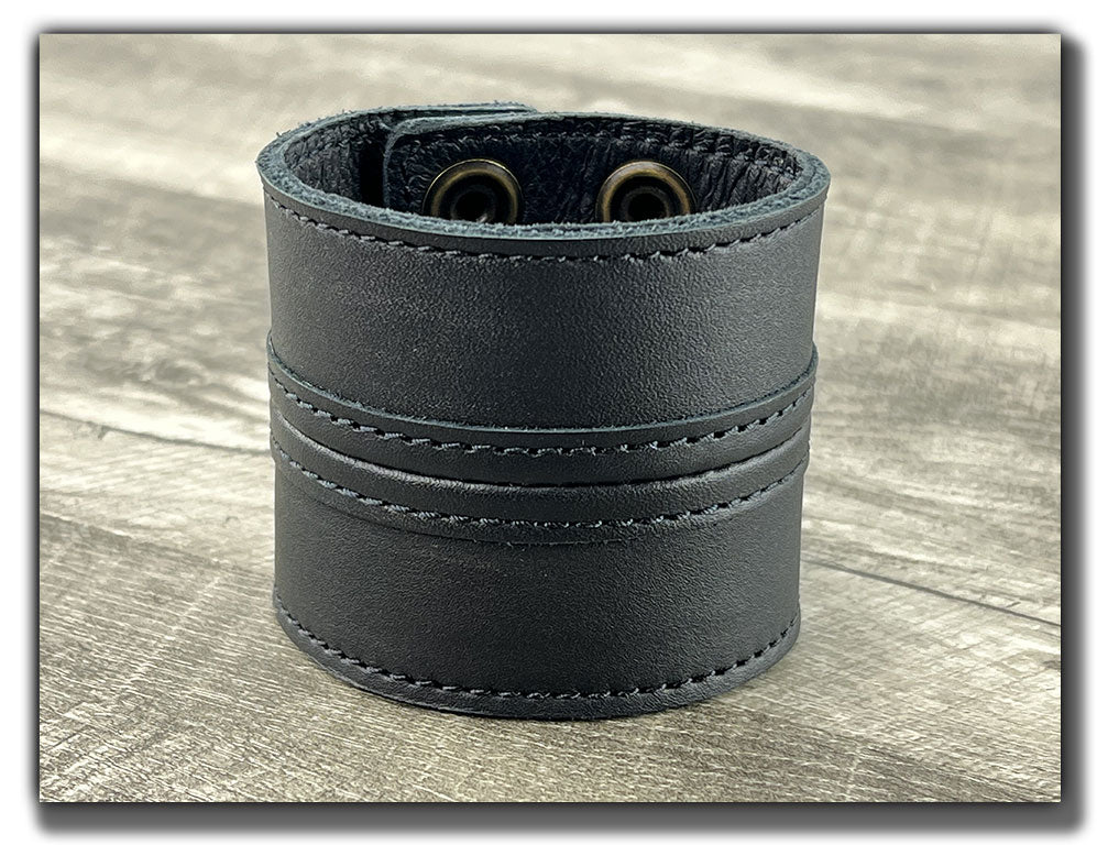 Straight Up - Carbon Black Leather Cuff