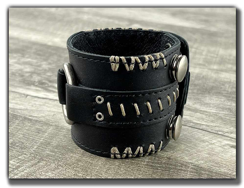 No Quarter - Carbon Black Leather Cuff