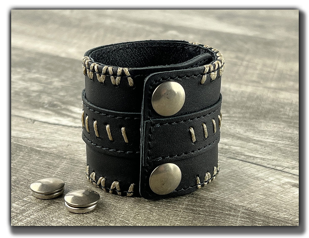 No Quarter - Carbon Black Leather Cuff