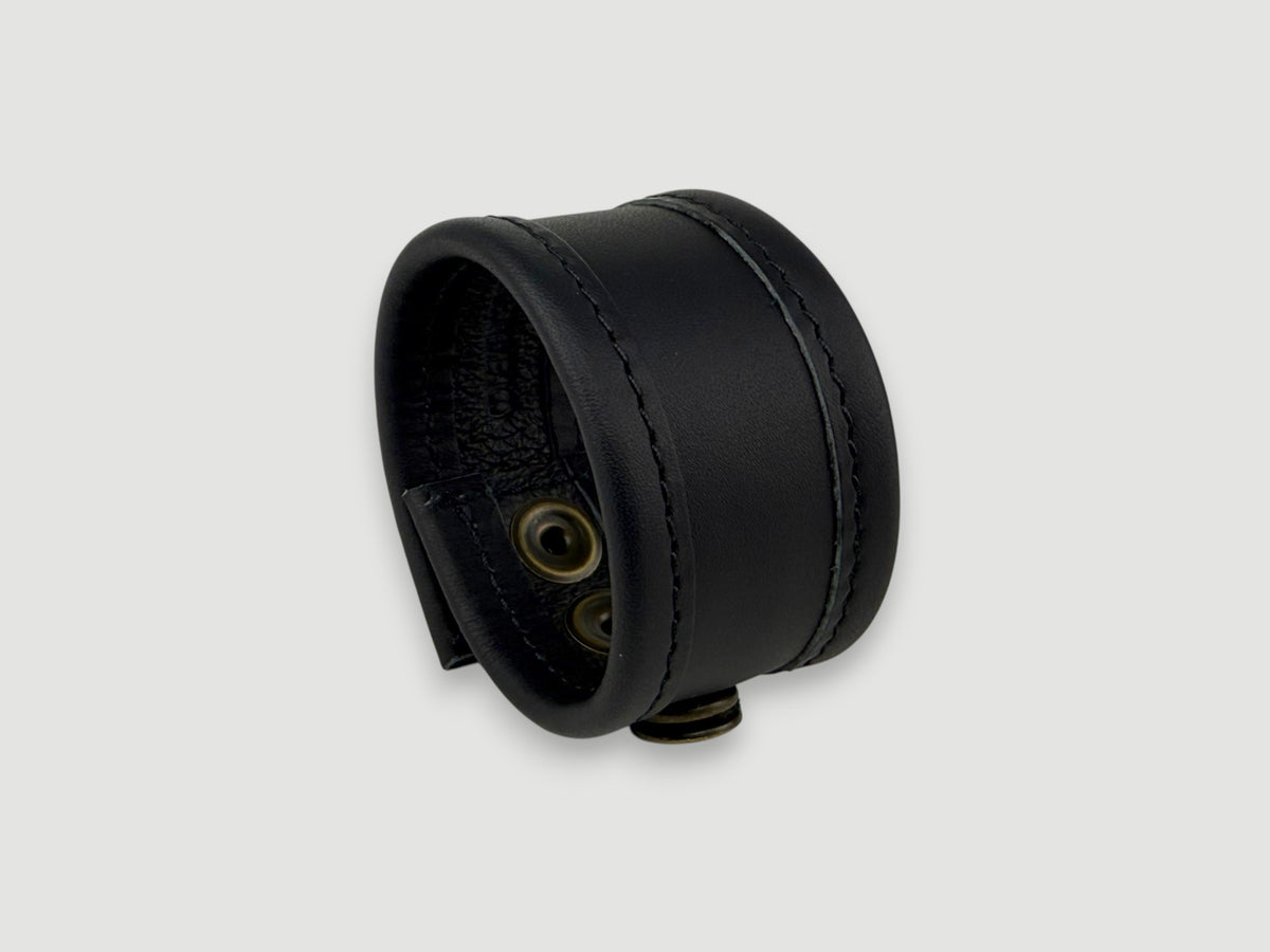 Flange - Carbon Black Leather Cuff