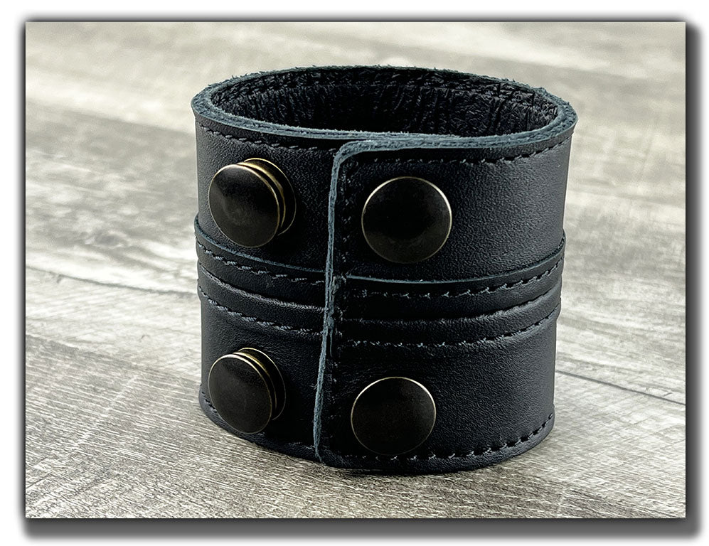 Straight Up - Carbon Black Leather Cuff